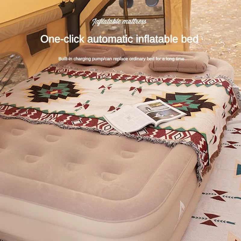 Colchón inflable automático para acampar al aire libre, colchoneta para dormir, cómoda cama de aire elevada de felpa con bomba eléctrica interna