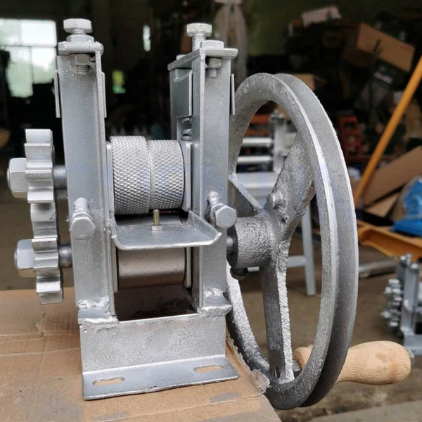 Máquina de camadas de talhadeira de tira de bambu pequena Máquina de separação de tira de bambu Máquina manual de quebra de tira